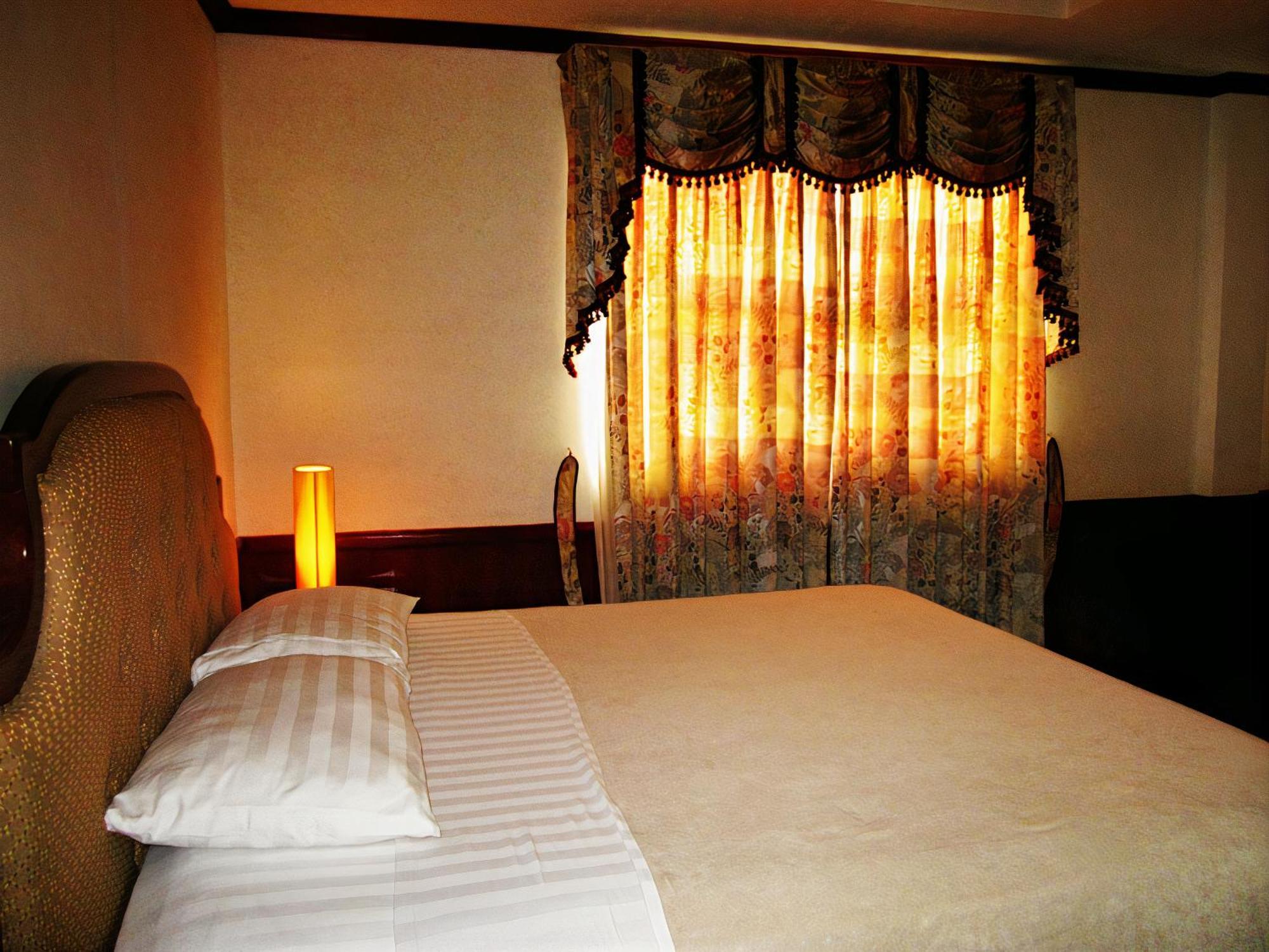 Cebu Dulcinea Hotel And Suites-Mactan Airport Hotel Lapu-Lapu City Bagian luar foto