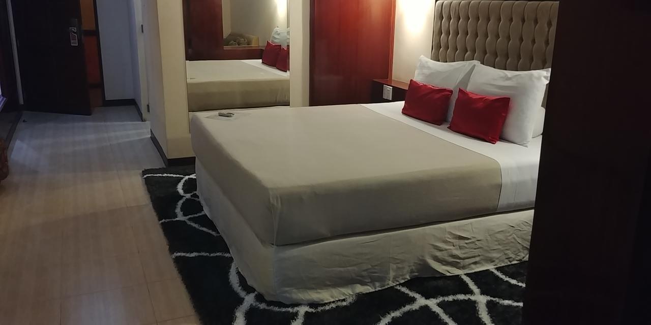 Cebu Dulcinea Hotel And Suites-Mactan Airport Hotel Lapu-Lapu City Bagian luar foto