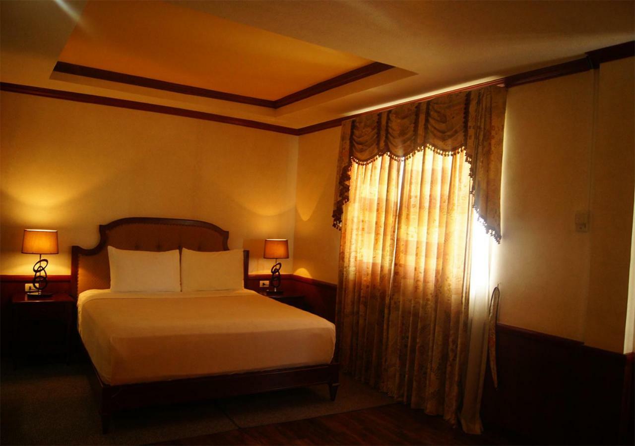 Cebu Dulcinea Hotel And Suites-Mactan Airport Hotel Lapu-Lapu City Bagian luar foto